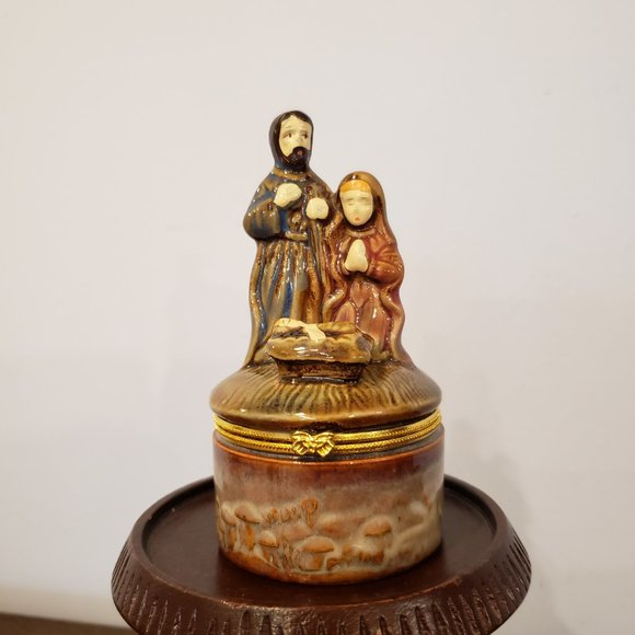 Nativity Trinket Box Christmas Porcelain Ornament Hinged Greenbrier 4.25" READ - Picture 13 of 13